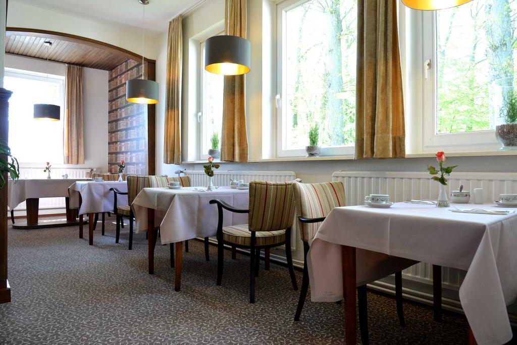 Arnimsruh Hotel Garni ลูเบค ภายนอก รูปภาพ