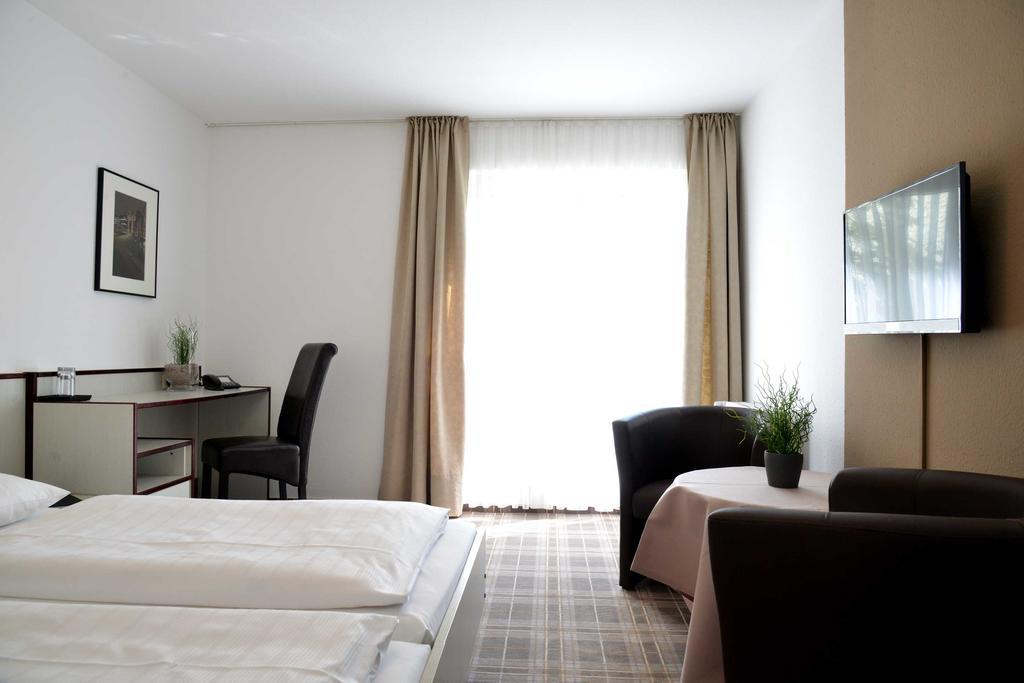 Arnimsruh Hotel Garni ลูเบค ภายนอก รูปภาพ